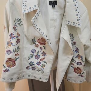 G by Giuliana White Leather Jacket with Floral Embroidery